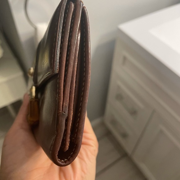Gucci, Brown long snap wallet, tons of storage ! - Picture 9 of 10
